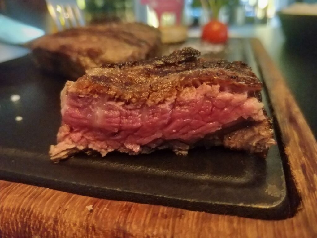 Kobe A5 Wagyu Tenderloin medium-rare Steak in Budapest Ungarn.